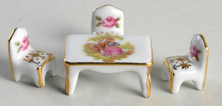 Limoges Miniature Figurines & Giftware Table With 3 Chairs - No Box