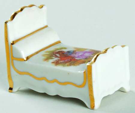 Limoges Miniature Figurines & Giftware Bed - No Box