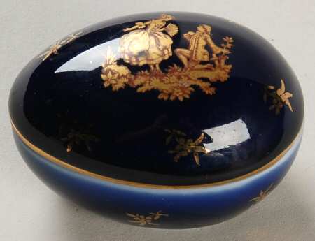 Limoges Miniature Figurines & Giftware Egg--Man And Woman Dark Blue - No Box
