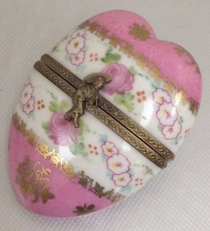 Limoges Miniature Figurines & Giftware Heart Box - No Box