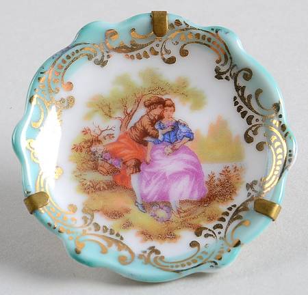 Limoges Miniature Figurines & Giftware Plate-Embrace - No Box