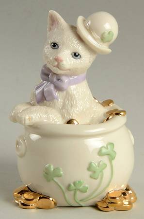 St Patricks Day Figures Pat The Little Irish Cat - No Box