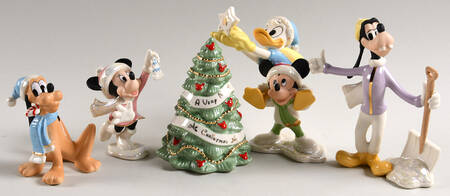 Mickey & Friends Winter Fun Figurine 5 Pc Set - Boxed