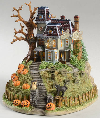 Halloween Figurines House On Haunted Lane - Boxed