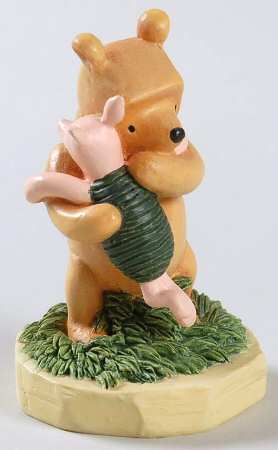 Winnie the Pooh Thimble Collection Pooh Hugging Piglet - Boxed