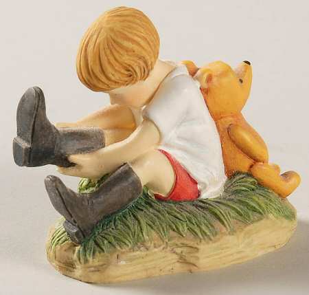 Winnie the Pooh Thimble Collection Christopher Robin Leaning On Pooh - Boxed