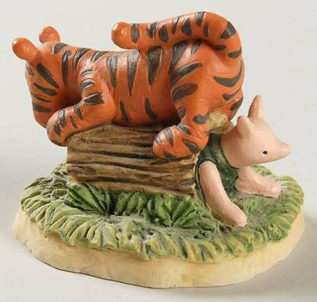 Winnie the Pooh Thimble Collection Tigger & Piglet Hide & Seek - Boxed
