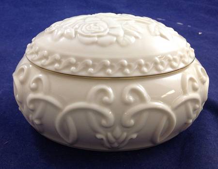 Lenox Music Boxes Oval Box-Beautiful Dreamer - Boxed