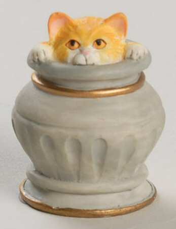 Victorian Parlor Kitten Thimbles Ginger & White In An Urn - Boxed