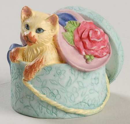 Victorian Parlor Kitten Thimbles Himalayan In A Hat - Boxed