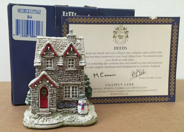 Lakeland Christmas Millbeck Cottage - Boxed