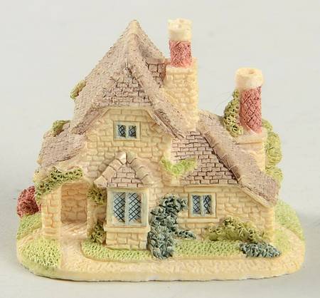 Dream Cottage Miniatures Vine Cottage - Boxed