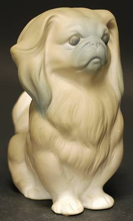 Animals-Domestic Pekinese Sitting - No Box