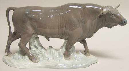 Animals-Domestic Bull-Head Up - Boxed