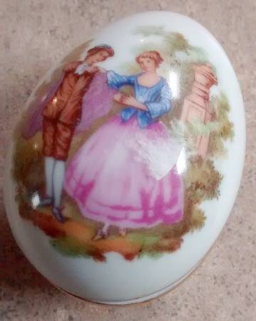 Limoges Castel Figurines Egg Box-Victorian Couple - No Box