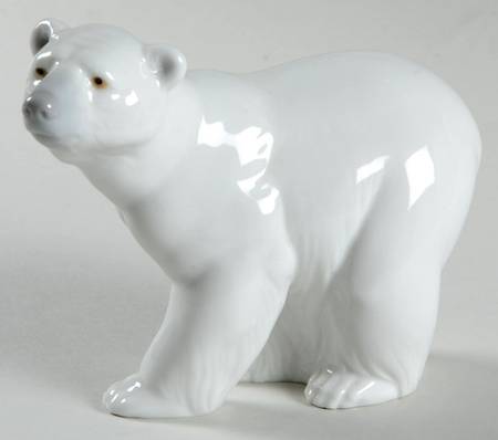 Animals-Wild Attentive Polar Bear - No Box