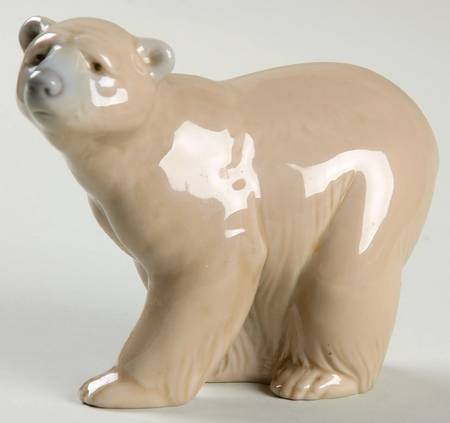 Animals-Wild Attentive Bear - No Box