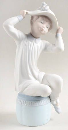 Girls Dressing Girl With Bonnet/Hat - No Box