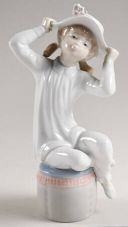 Girls Dressing Girl With Hat-Ponytails - No Box