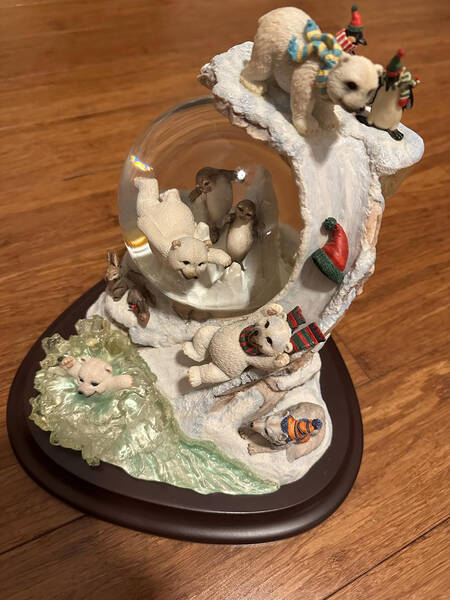 Christmas Snowglobes Winter Playtime - Boxed