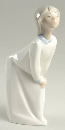 Children in Nightshirts Girl Kissing (Blowing) - Boxed