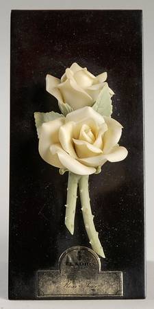 Floral Sculptures Two Yellow Roses On Base - No Box