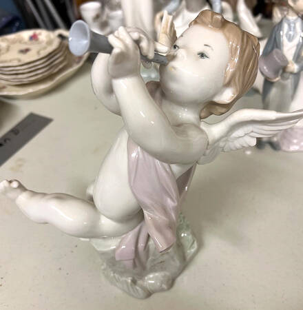 Angels and Cherubs Angel With Clarinet - Boxed
