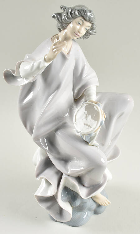 Angels and Cherubs Angel With Tambourine - No Box