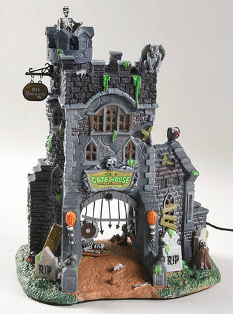 Spooky Town The Gatehouse At Haunted Meadows - Boxed
