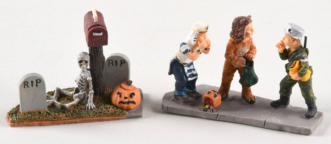 Spooky Town Shhh! They'Ll Hear Us (2 Piece) - With Box Bx1062