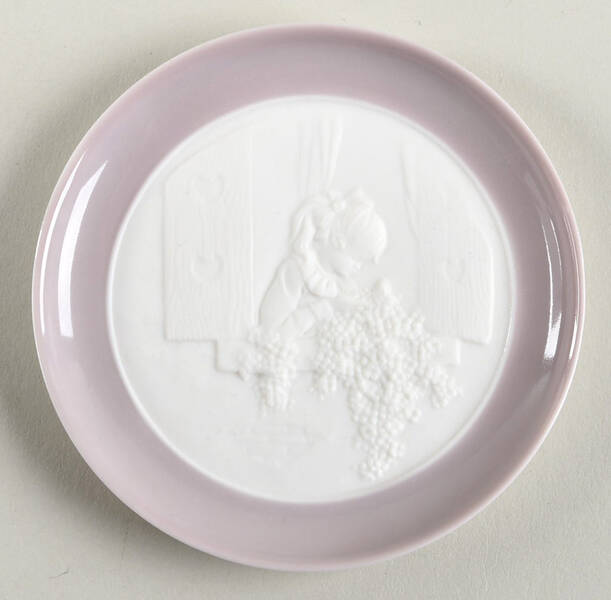 Lladro Plates Looking Out - No Box