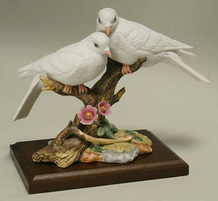 Maruri Figurine Wings Of Love-Doves - Boxed