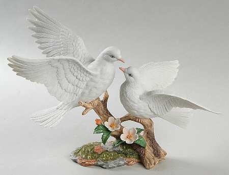 Maruri Figurine Wings Of Love-Doves - Boxed