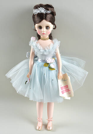 Ballerina Elise - Blue Dress - Brunette - Boxed