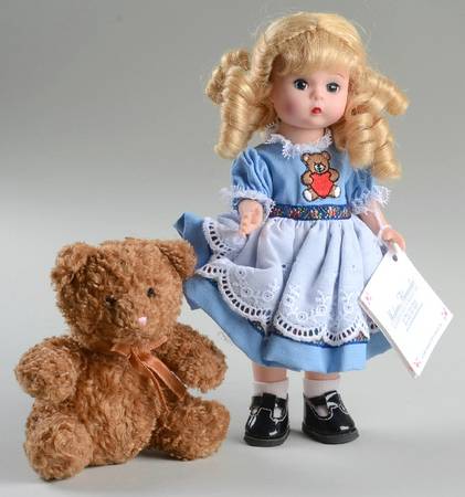Literature & Classics-Doll Goldilocks - Boxed
