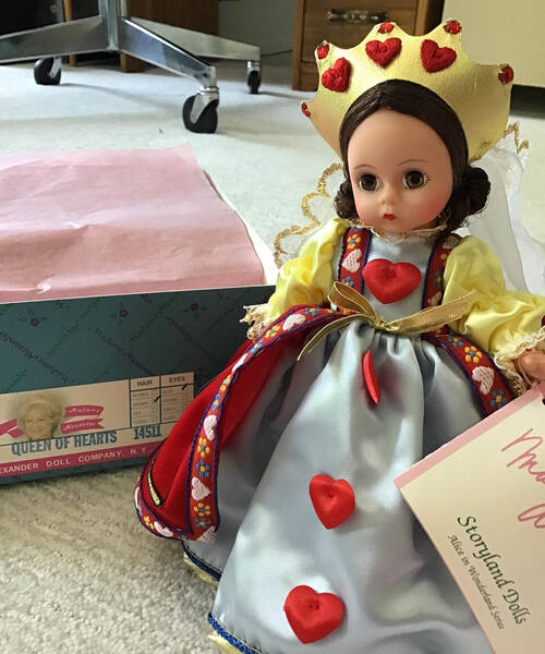 Alice in Wonderland Queen Of Hearts - Boxed