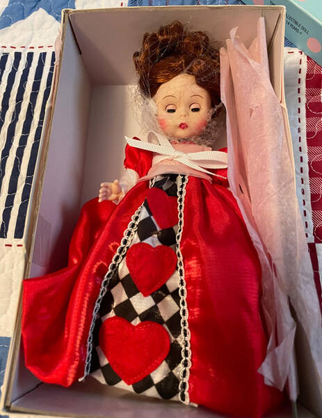 Alice in Wonderland Queen Of Hearts - Boxed