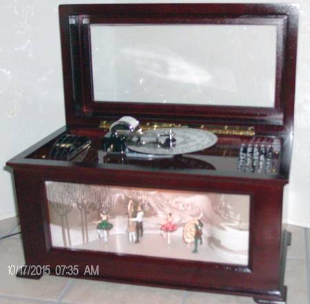 Heirloom Music Boxes Animated Bell Symphonium-Ballet - Boxed