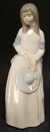 Mirmasu Porcelain Figurine Girl With Shawl & Hat - No Box