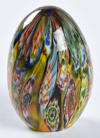 Murano Figurines Small Egg Shape Paperweight - No Box