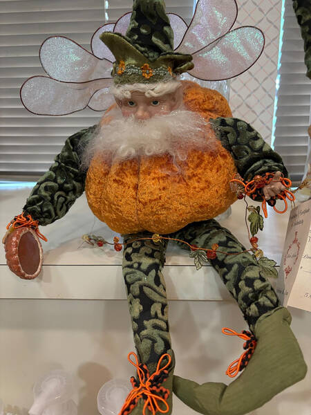 Halloween Figurines & Fairies Large Pumpkin Pie Fairy - Boxed