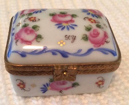 Royale de Limoges Boxes Box With Roses - No Box