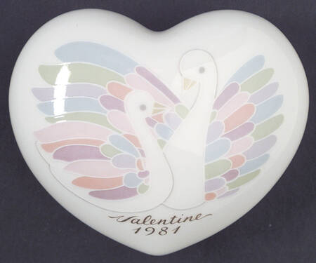 Valentines Heart Swans - Boxed