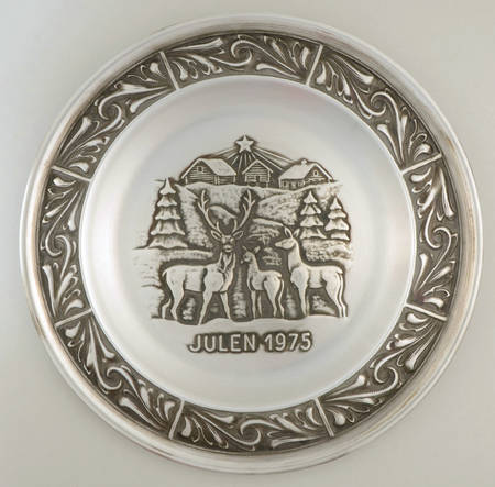 Norwegian Pewter Christmas Plate Feeding The Deer-Christmas In Vestfold - Boxed