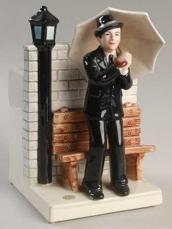 Nostalgia Figurines Gene Kelly-Singing In The Rain - Boxed