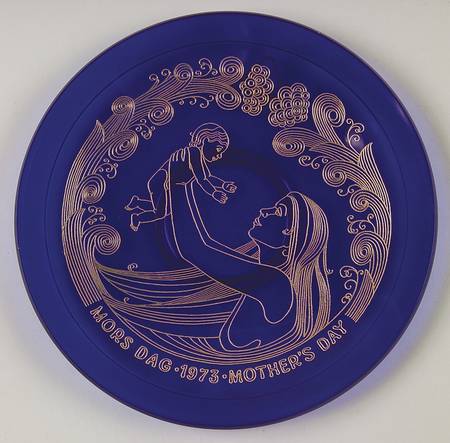 Mothers Day Plate Mother & Child - Boxed