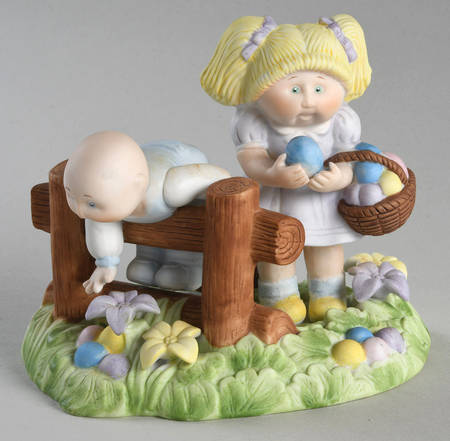 Cabbage Patch Kids-Easter Figurine Findin' Easter Treats - Boxed