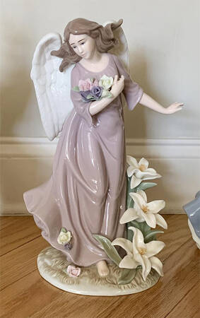 Grandeur Noel Angel With Lilies - Boxed