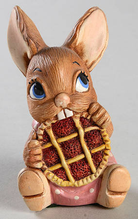 PenDelfin Figurine Picnic Midge-Pink Bib - Boxed