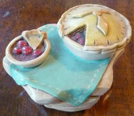 PenDelfin Figurine Picnic Table-Turquoise - Boxed